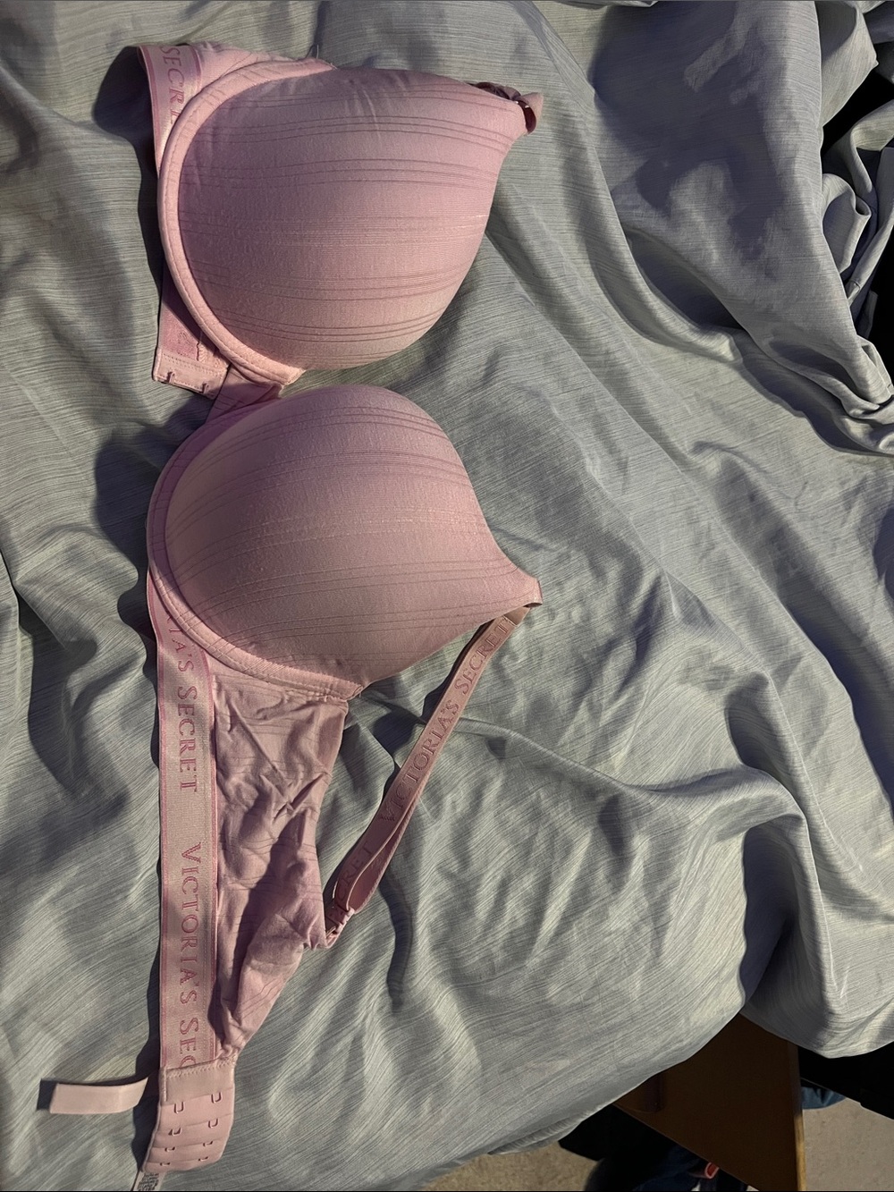 Victoria's Secret Light Pink T-Shirt Bra with Subtle Stripes